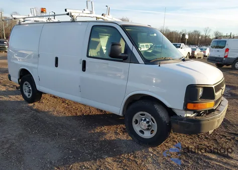2015 Chevrolet Express 2500 Work Van z USA, uszkodzony, nr VIN 1GCWGFCF8F1152135